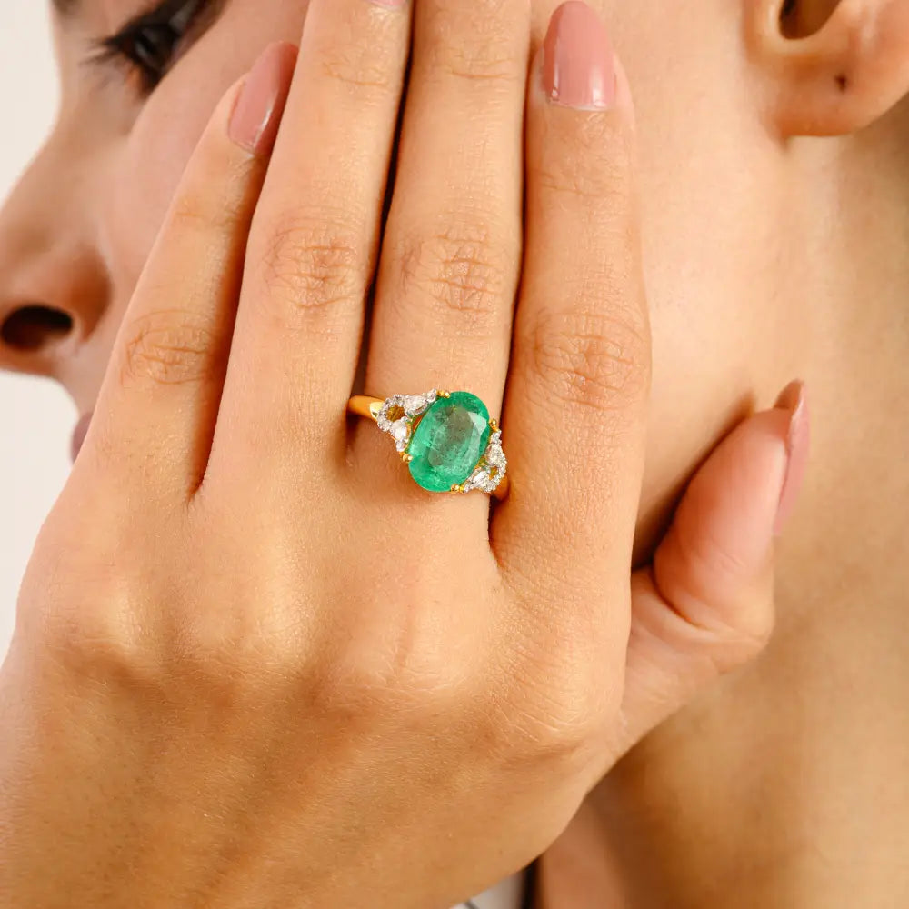 100% Authentic 14K Yellow Gold Oval Cut Emerald & Diamond Statement Ring Unisex
