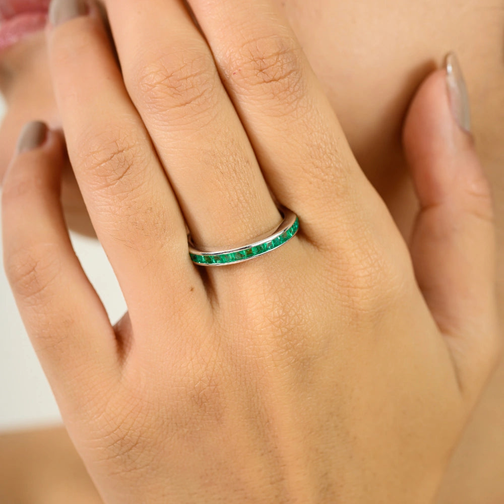 Gorgeous Genuine Green Emerald Gemstone Ring For Gift Channel Setting Best Price