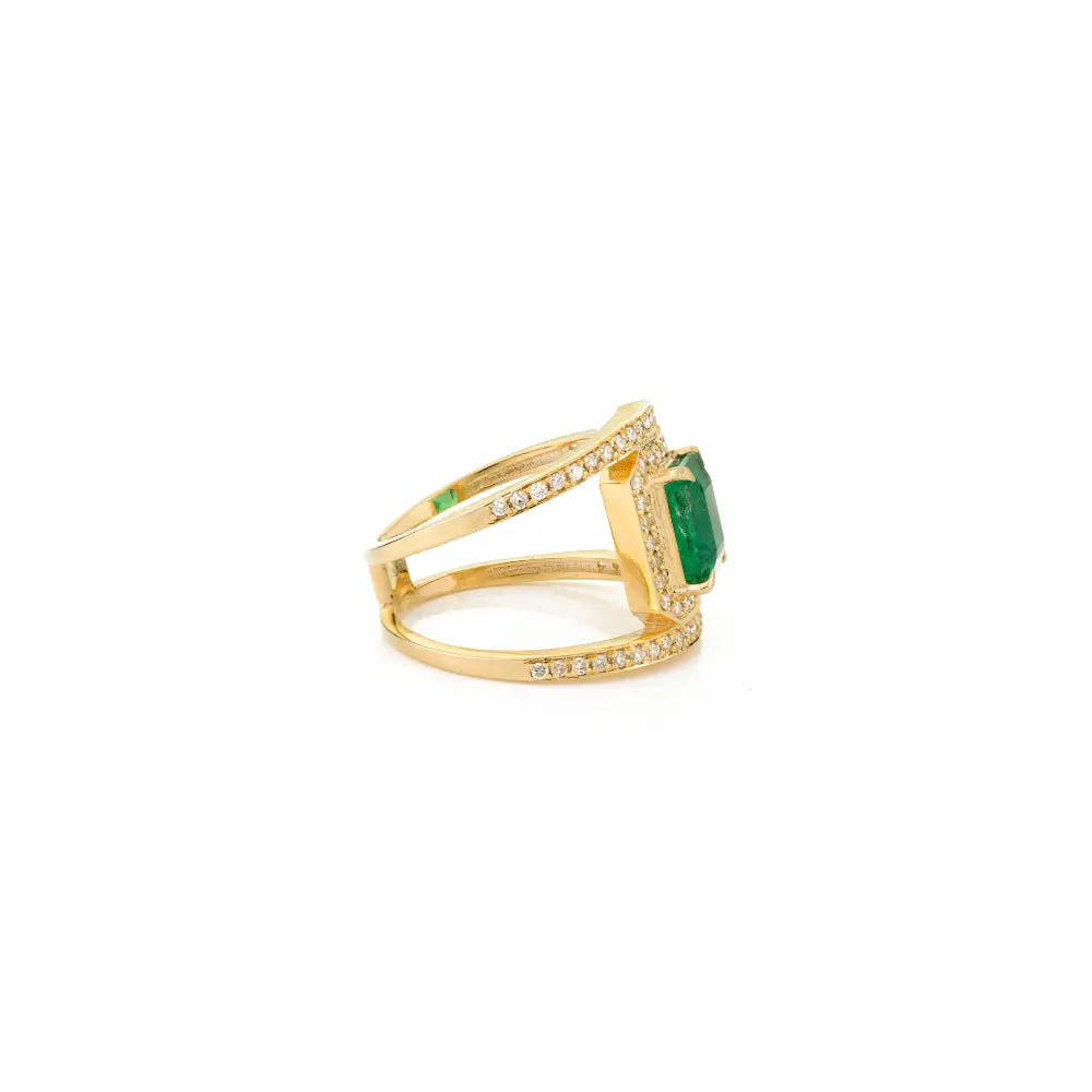 2 Ct. Emerald & Diamond Fine Split Shank Wedding Ring Wholesale 14K Yellow Gold New Jewelry