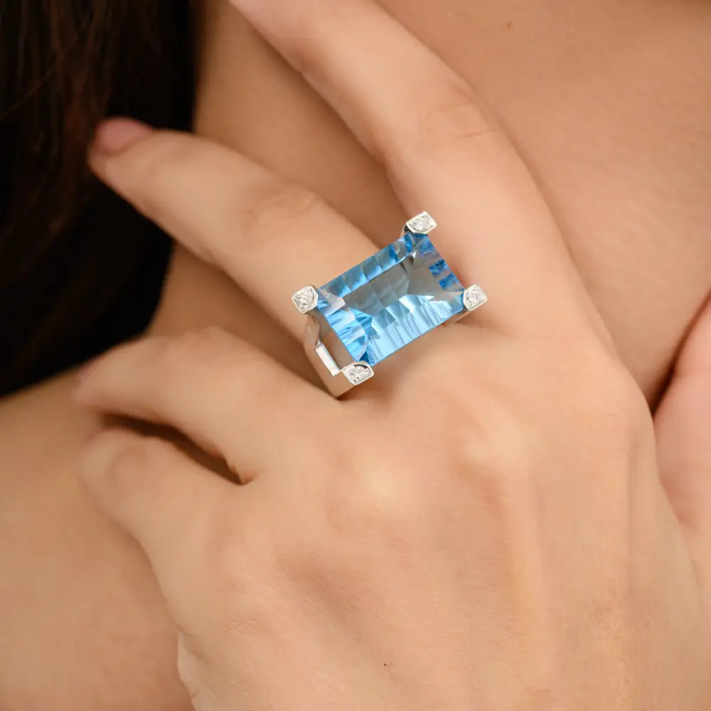 Luxury Wholesale Blue Topaz & Diamond Cocktail Ring Solid K18 White Gold Trending Jewelry