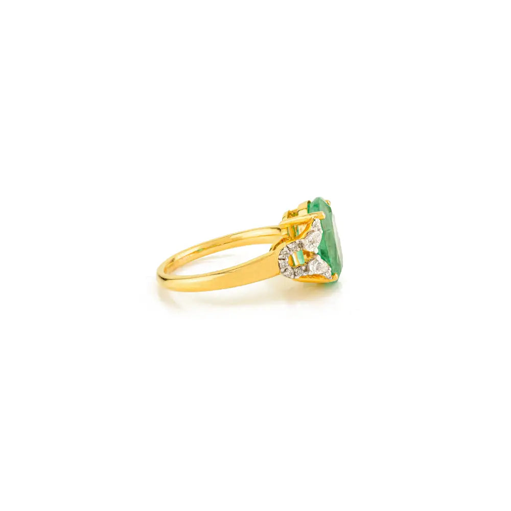 100% Authentic 14K Yellow Gold Oval Cut Emerald & Diamond Statement Ring Unisex