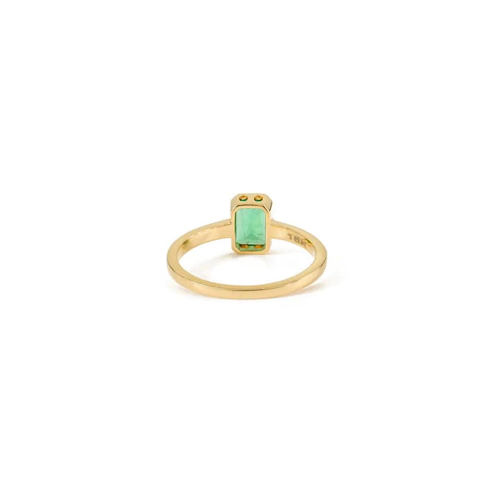 Bezel Set Emerald Simple Design Single Stone Ring Unisex Everyday Jewelry 18K Yellow Gold