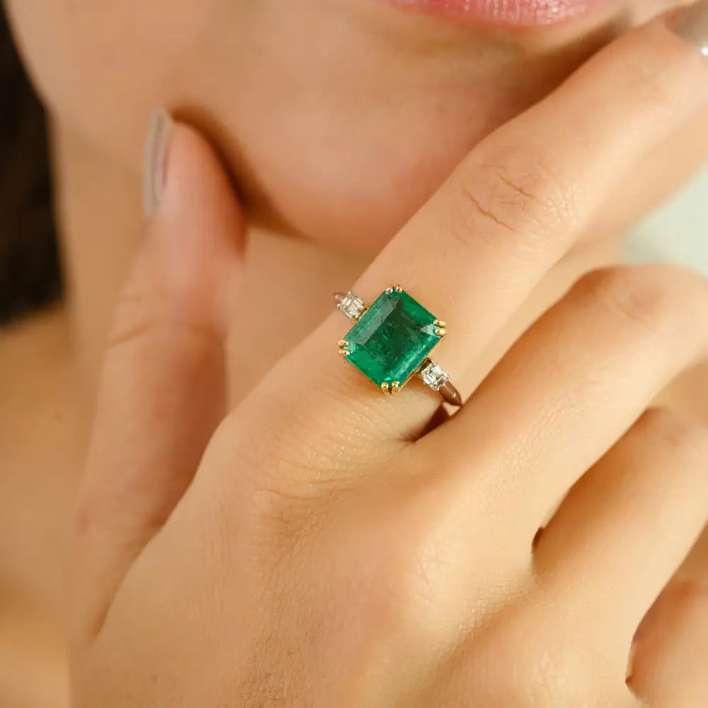Double Prong Set Emerald & Diamond 18K Real Two Tone Gold Trilogy Ring For Wedding