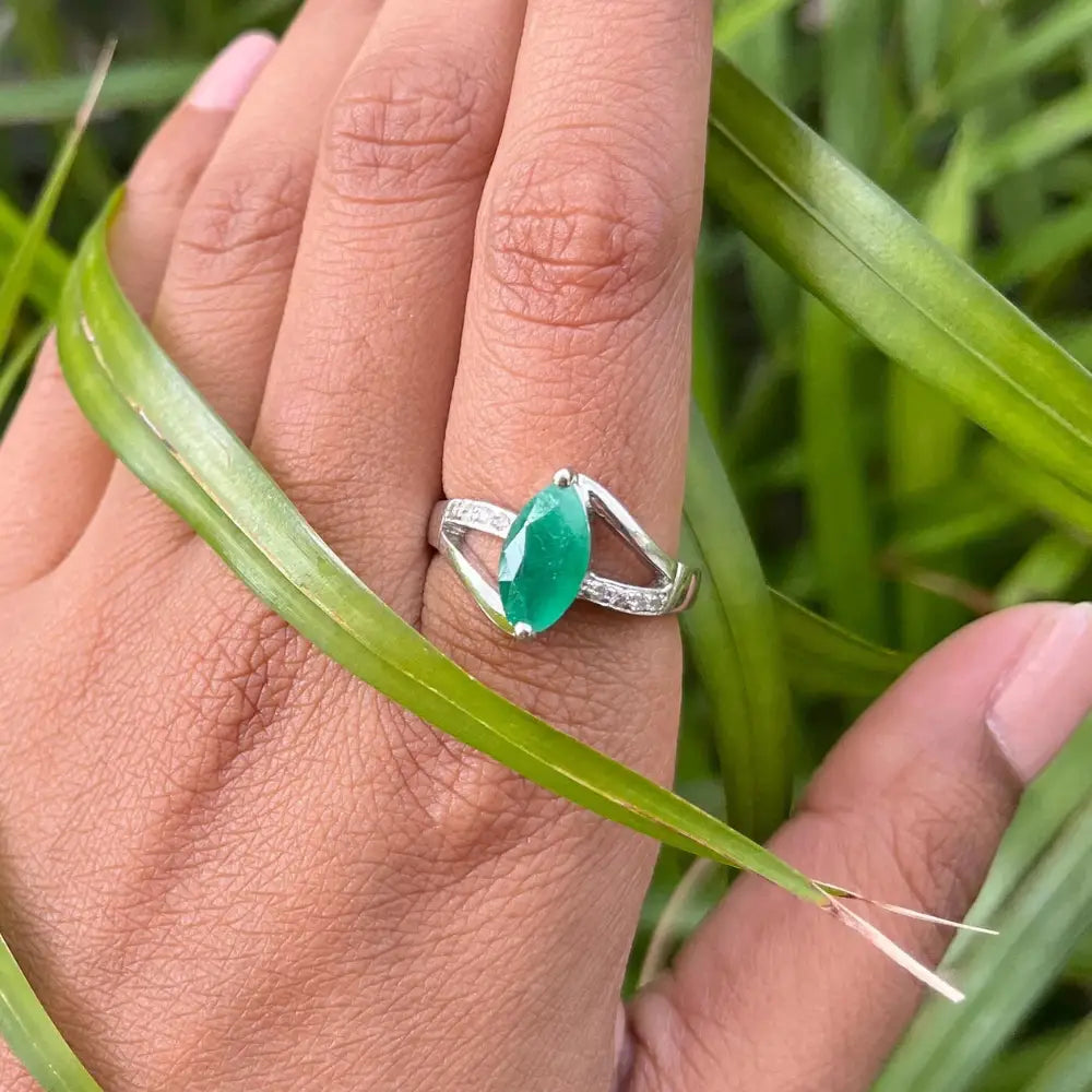 Explore Wholesale Jewelry Marquise Emerald & Round Diamond Promise Solitaire Ring For Unisex Bulk Order