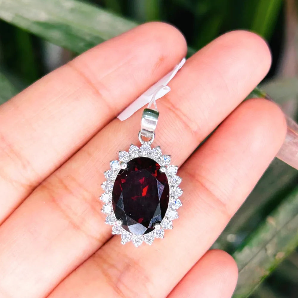 Most Beautiful Handmade Real Oval Shape Garnet & American Diamond Pendant