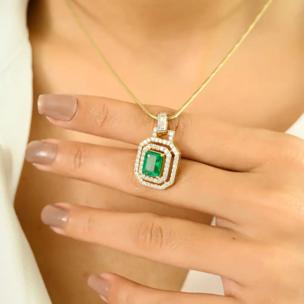 Luxurious K18 Real Yellow Gold Emerald & Diamond Double Halo Pendant Engagement Jewelry