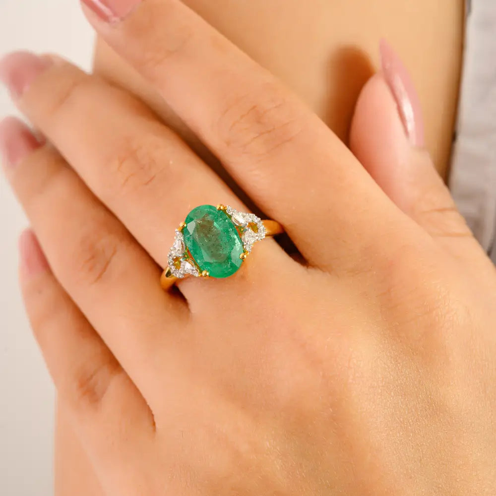 100% Authentic 14K Yellow Gold Oval Cut Emerald & Diamond Statement Ring Unisex