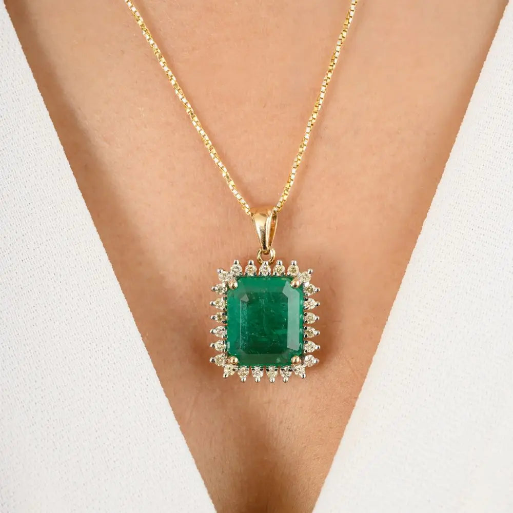 High-Quality Natural Emerald & Diamond 18k Yellow Gold Pendant
