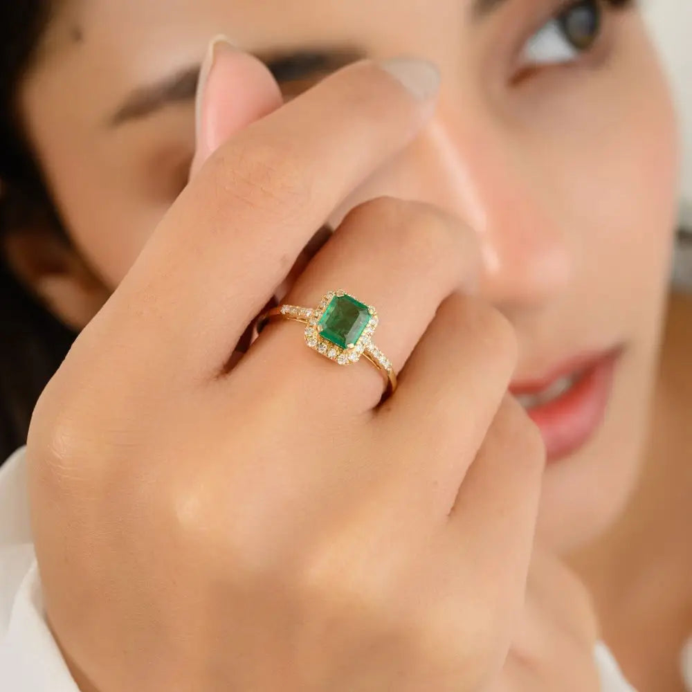 Top Quality 18k Yellow Gold Emerald & Diamond Engagement Ring