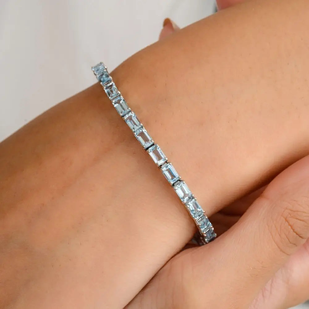 Latest Design Natural Aquamarine & Diamond With 18k White Gold Tennis Bracelet