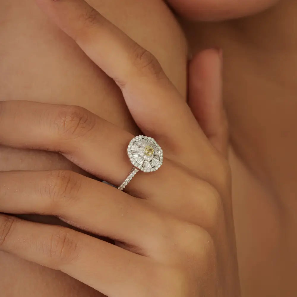 Sparking Bridal Jewelry Natural Diamond Cluster Statement Ring Pure 18K White Gold