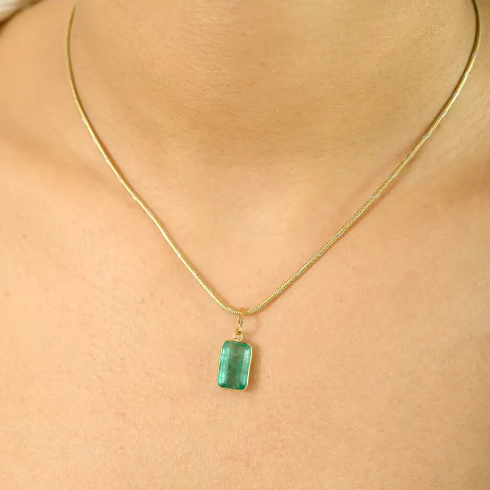 Natural Emerald 14K Solid Yellow Gold Single Stone Pendant Stackable Jewelry For Daily Wear