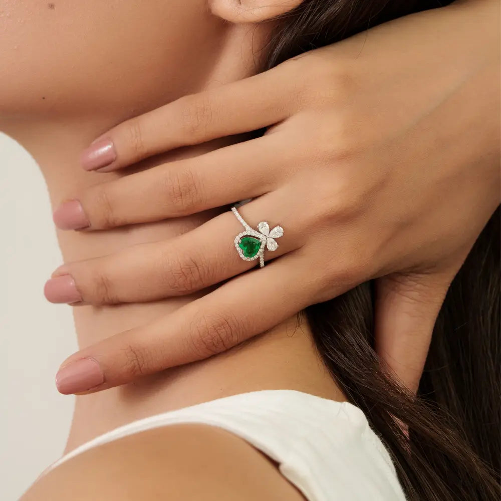 Heart Shape Emerald & Diamond Unique Statement Ring Pure K18 White Gold Bulk Jewelry