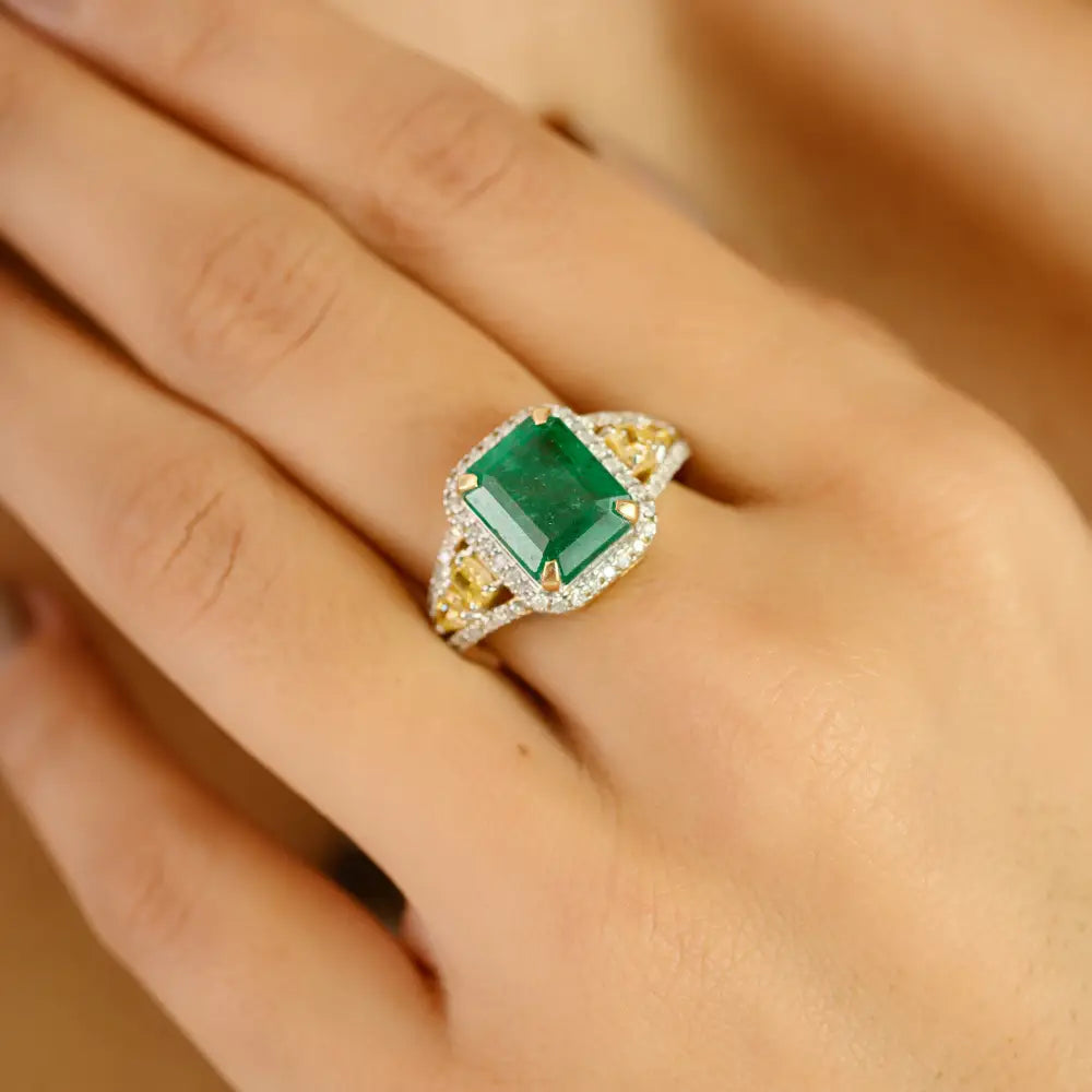 Luxurious K14 Yellow Gold Emerald & Diamond Bold Statement Ring Custom Jewelry Supplier