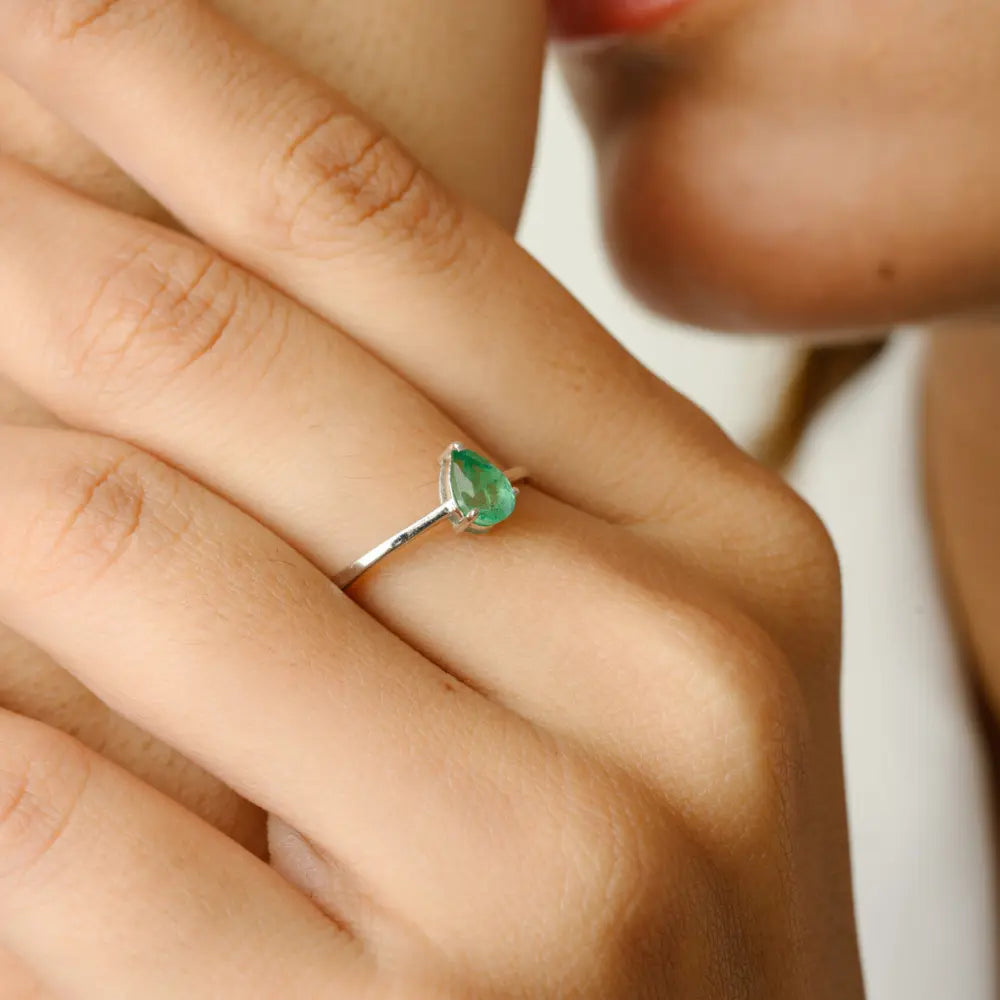 Best Selling Products Natural Emerald 18K White Gold Designer Ring