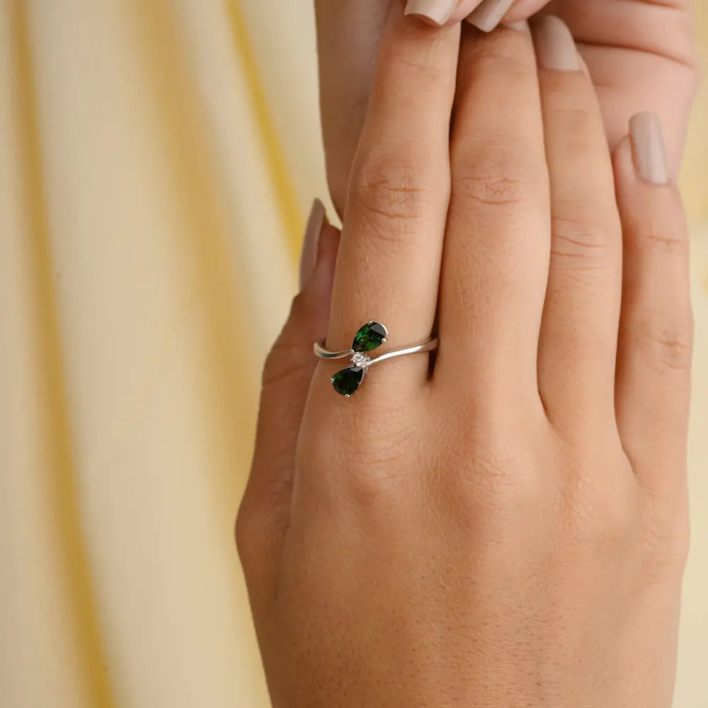 Trending Jewelry Green Tourmaline & Diamond White Gold Ring