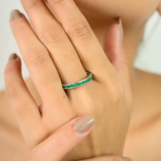 Gorgeous Genuine Green Emerald Gemstone Ring For Gift Channel Setting Best Price