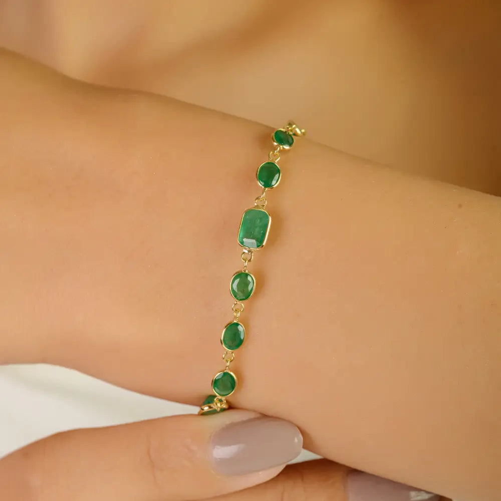Bezel Set Zambian Emerald Gemstone Fine 18K Yellow Gold Sleek Chain Bracelet Unisex
