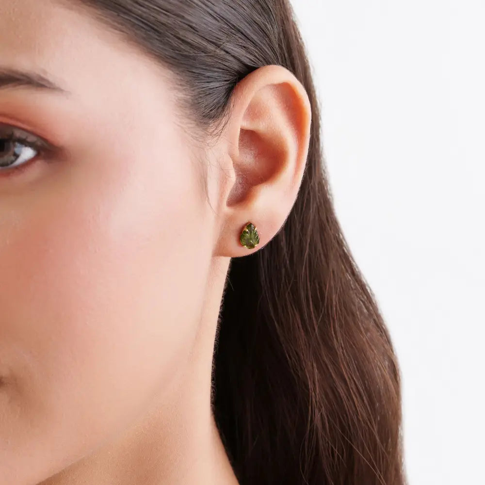 14K Yellow Gold Semi Precious Gemstone Green Tourmaline Carving Leaf Shape Stud Earrings