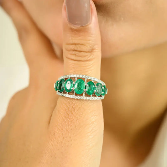 Good Quality Fine Natural Gemstone Emerald & Diamond Wedding Ring K18 White Gold