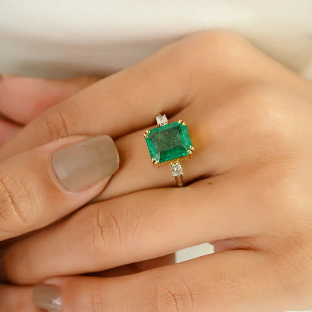 Double Prong Set Emerald & Diamond 18K Real Two Tone Gold Trilogy Ring For Wedding