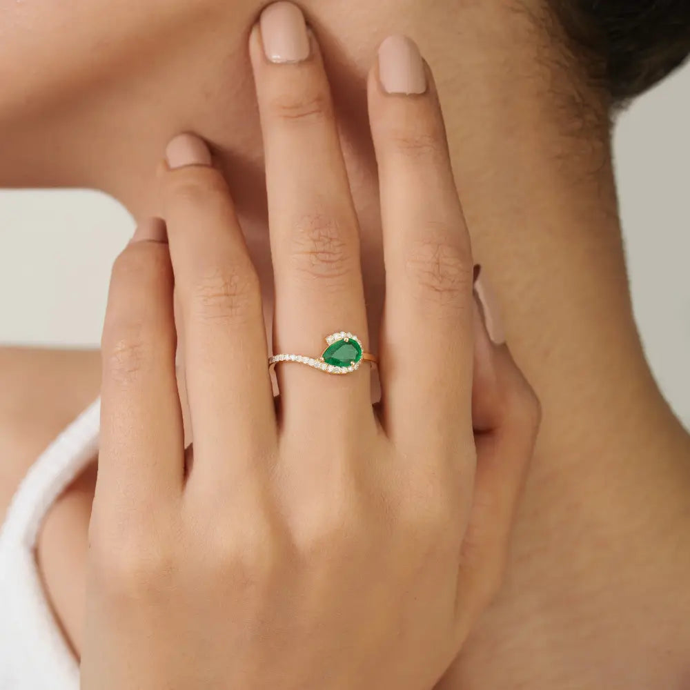 Unique Design Prong Set Emerald & Diamond K14 Real Yellow Gold Gemstone Ring New Jewelry