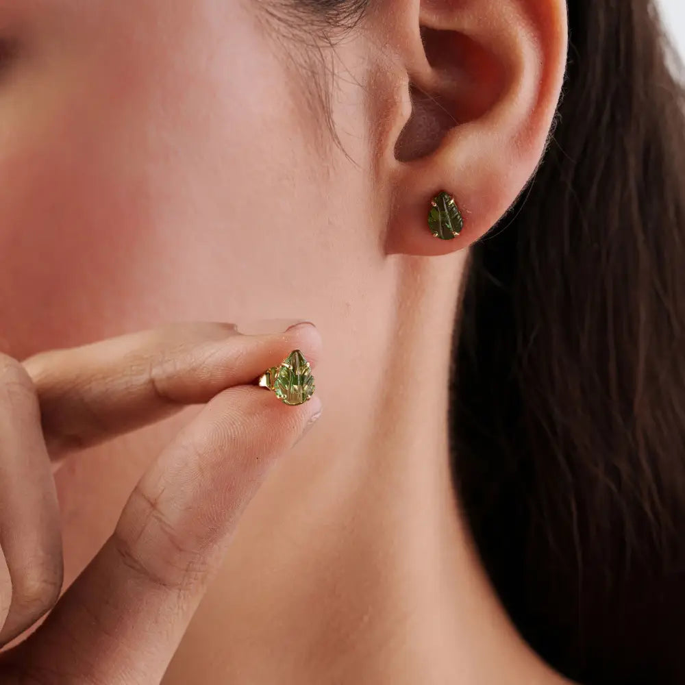 14K Yellow Gold Semi Precious Gemstone Green Tourmaline Carving Leaf Shape Stud Earrings