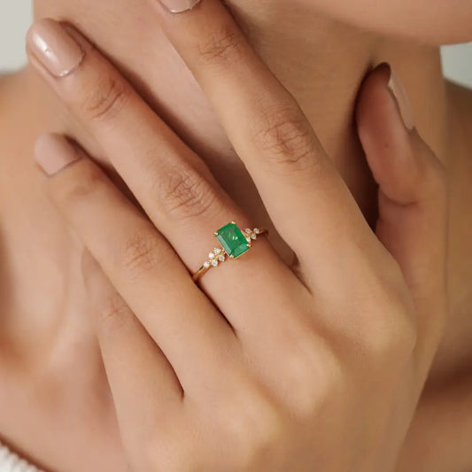 Classic Design 14K Yellow Gold Emerald & Diamond Elegant Engagement Ring New Arrivals Jewelry