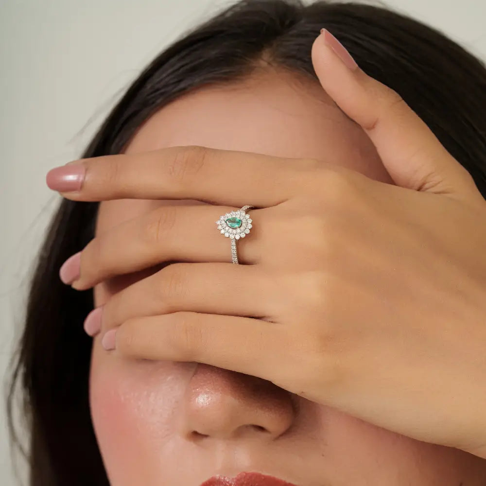 Real 18K White Gold Emerald & Diamond Pear Shape Double Cluster Ring Wedding Jewelry