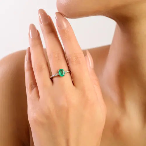 Oval Shape Emerald & Round Cut Diamond Single Stone 925 Sterling Silver Ring Women's Jewelry