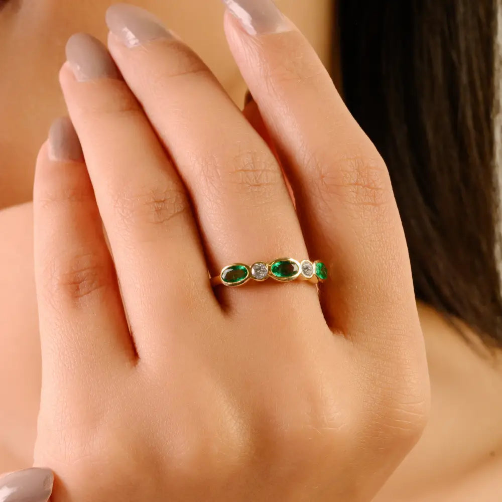 Simple Design 18K Yellow Gold Emerald & Diamond Stacked Half Eternity Band Ring Unisex