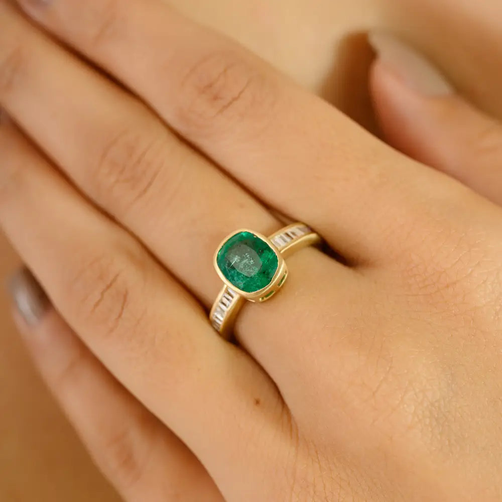 Stunning Real 18K Yellow Gold Emerald & Diamond Wedding Ring Fine May Birthstone Jewelry
