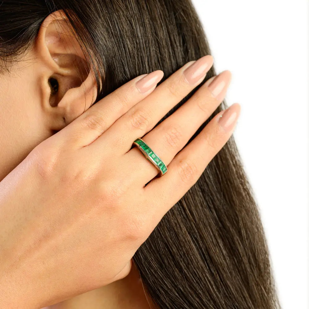 Beautiful Natural Princess Cut Emerald Curved Half Eternity Band Ring in 925 Silver