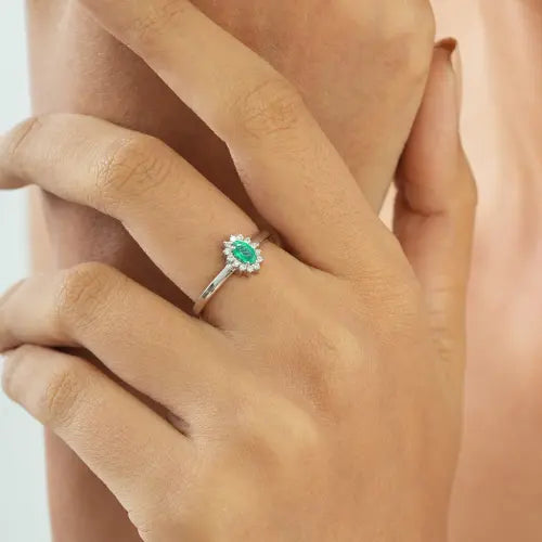 Elegant Design 925 Sterling Silver Natural Green Onyx & Diamond Cluster Ring For Women