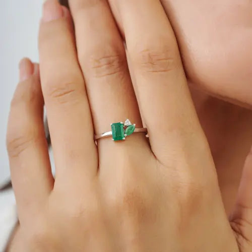 Unique Design 925 Sterling Silver Emerald & Diamond Ring For Women's Party Wear Jewelry