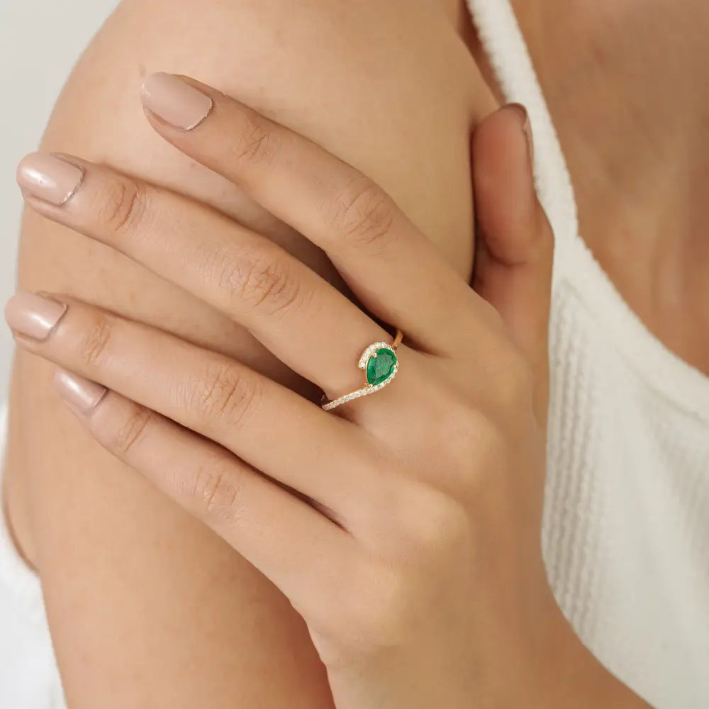 Unique Design Prong Set Emerald & Diamond K14 Real Yellow Gold Gemstone Ring New Jewelry