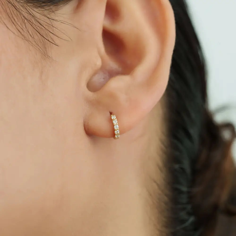 Minimalist Dainty K18 Yellow Gold Round Cut Diamond Mini Huggie Hoop Earrings For Girls