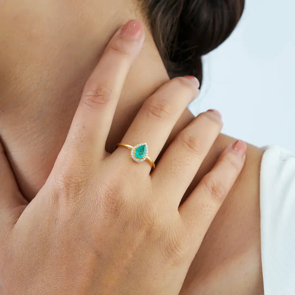 Minimal Emerald & Diamond K18 Solid Yellow Gold Pear Shape Halo Ring Customized Jewelry