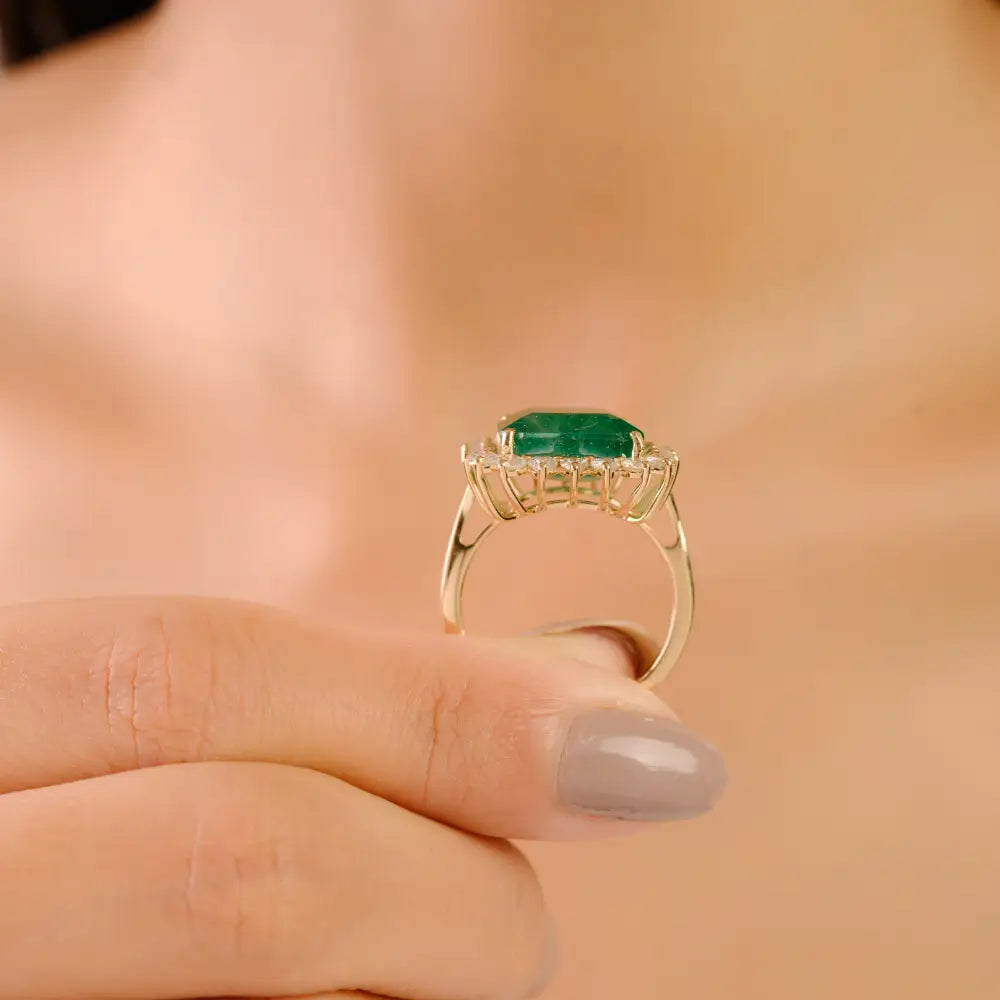 Precious Gemstone Emerald & Diamond K14 Yellow Gold Cluster Wedding Ring For Women