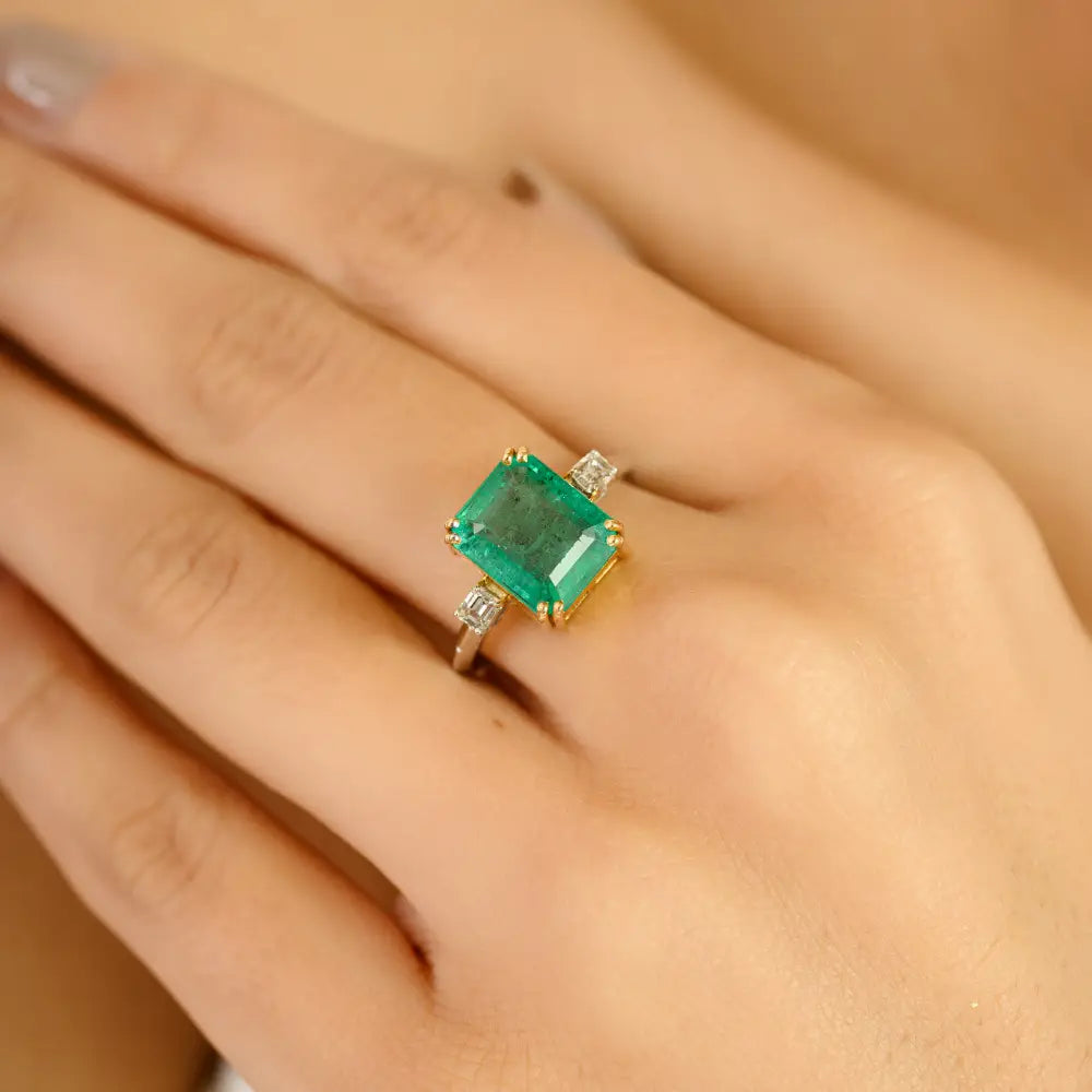 Double Prong Set Emerald & Diamond 18K Real Two Tone Gold Trilogy Ring For Wedding