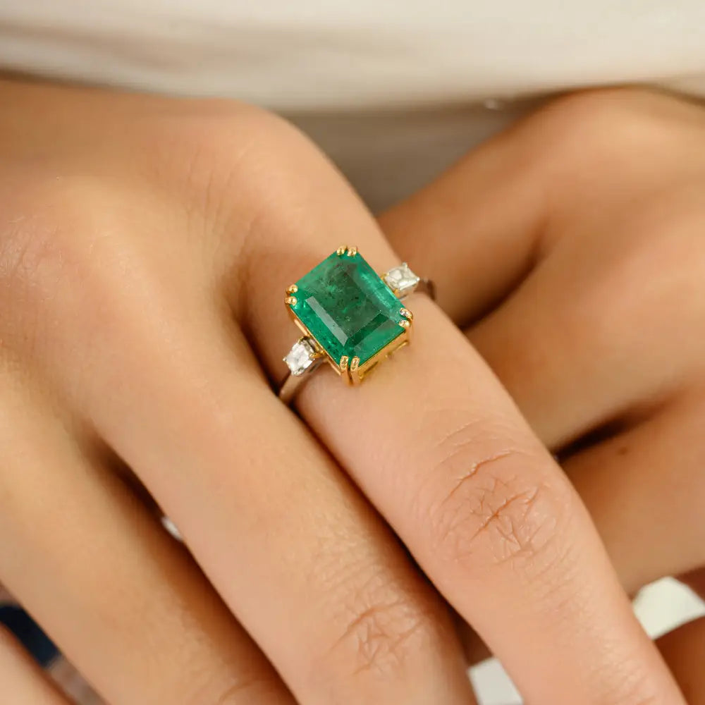 Double Prong Set Emerald & Diamond 18K Real Two Tone Gold Trilogy Ring For Wedding