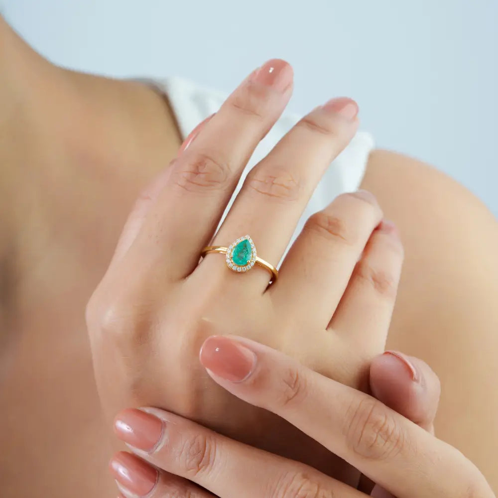 Minimal Emerald & Diamond K18 Solid Yellow Gold Pear Shape Halo Ring Customized Jewelry