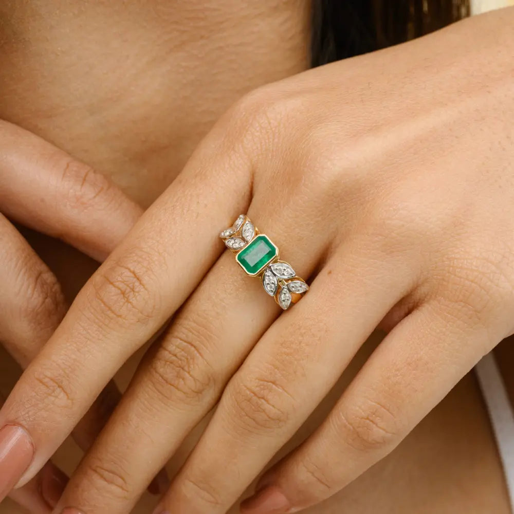 Wholesale Jewelry 18K Yellow Gold Natural Emerald & Diamond Ring