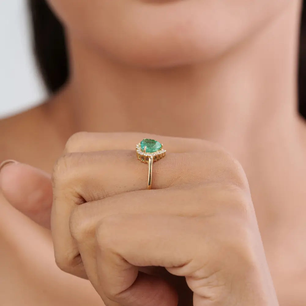 Precious Gemstone Emerald & Diamond Heart Shape Cluster Ring K14 Yellow Gold Bulk Jewelry