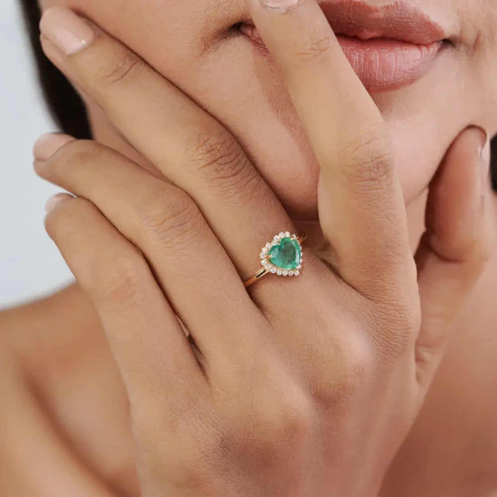 Precious Gemstone Emerald & Diamond Heart Shape Cluster Ring K14 Yellow Gold Bulk Jewelry