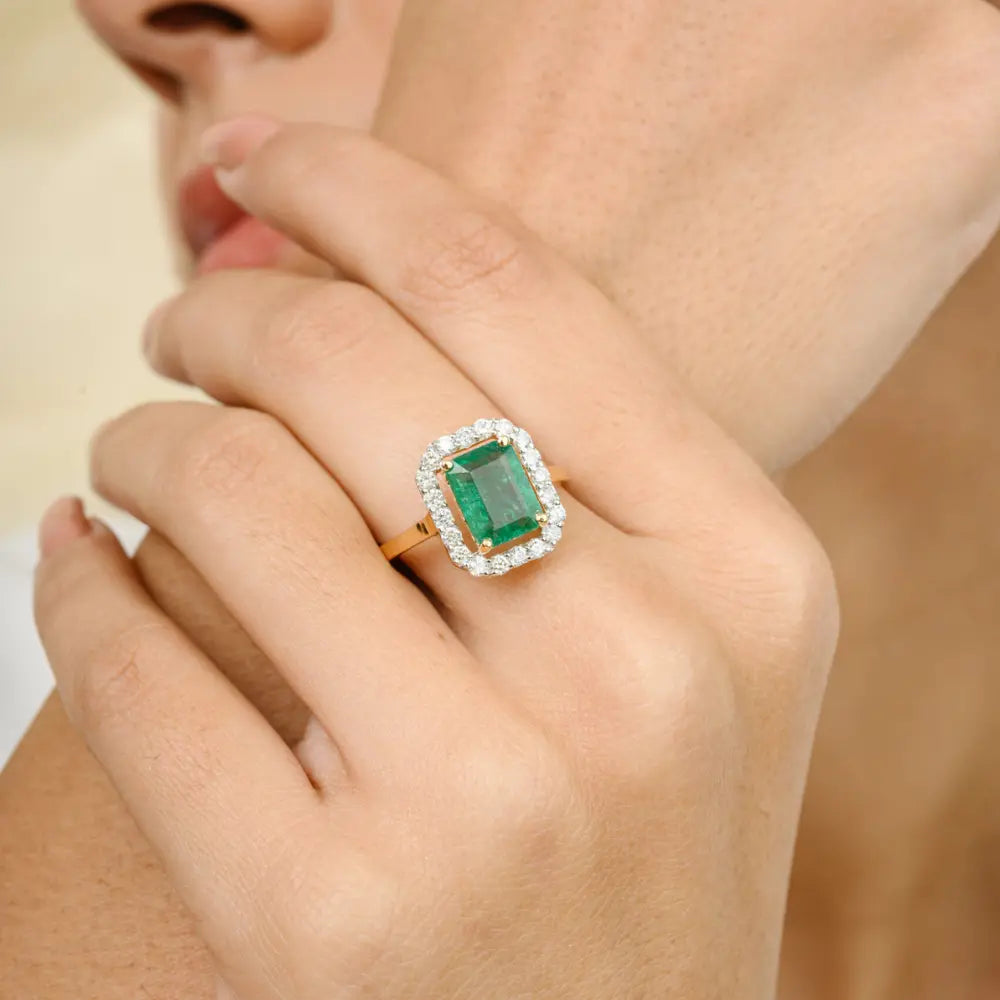 High Quality Product Natural Emerald & Diamond 18K Yellow Gold Handmade Ring