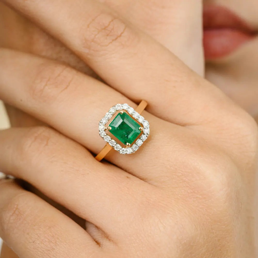 High Quality Product Natural Emerald & Diamond 18K Yellow Gold Handmade Ring