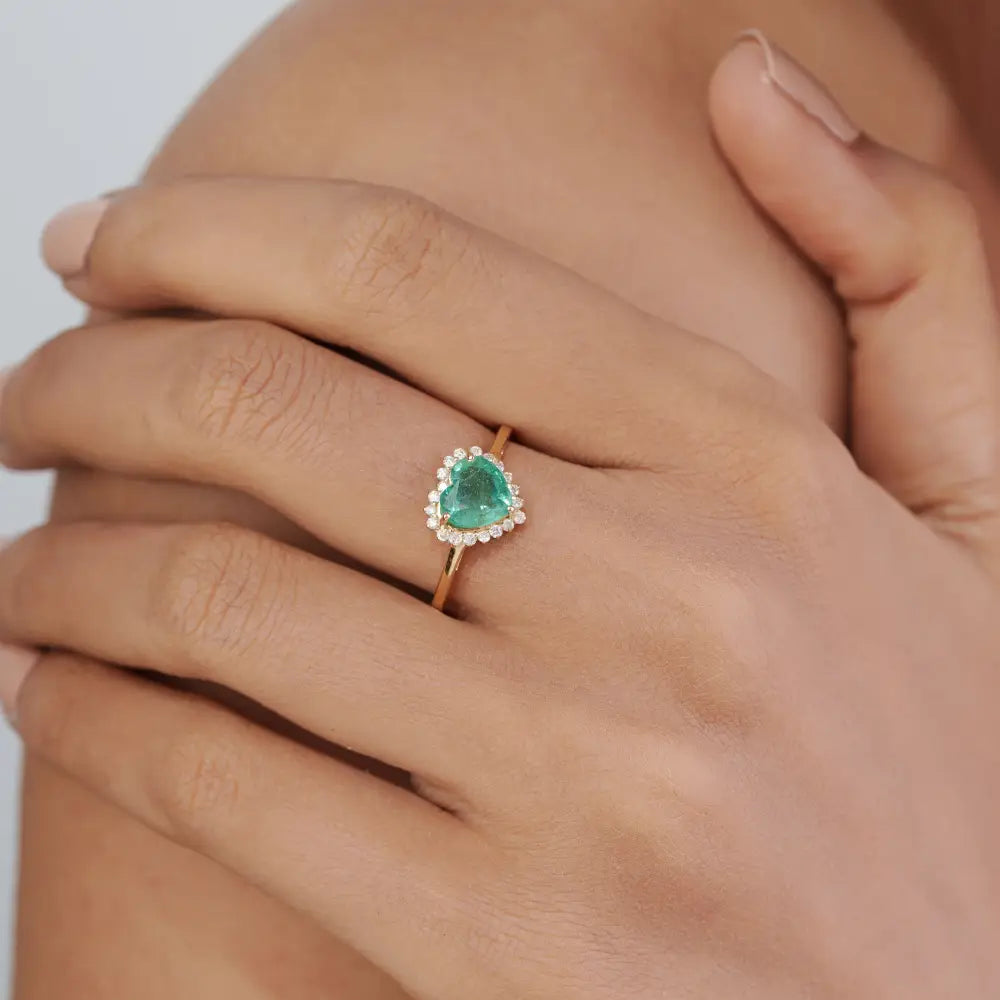 Precious Gemstone Emerald & Diamond Heart Shape Cluster Ring K14 Yellow Gold Bulk Jewelry
