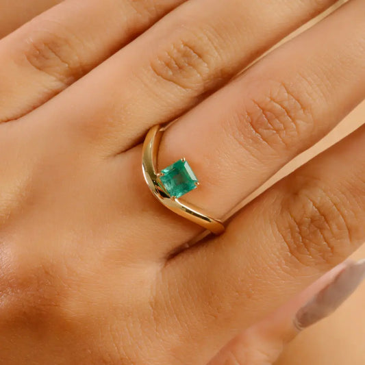 14K Solid Yellow Gold Natural Emerald Curve Wavy Ring Simple Everyday Jewelry Unisex