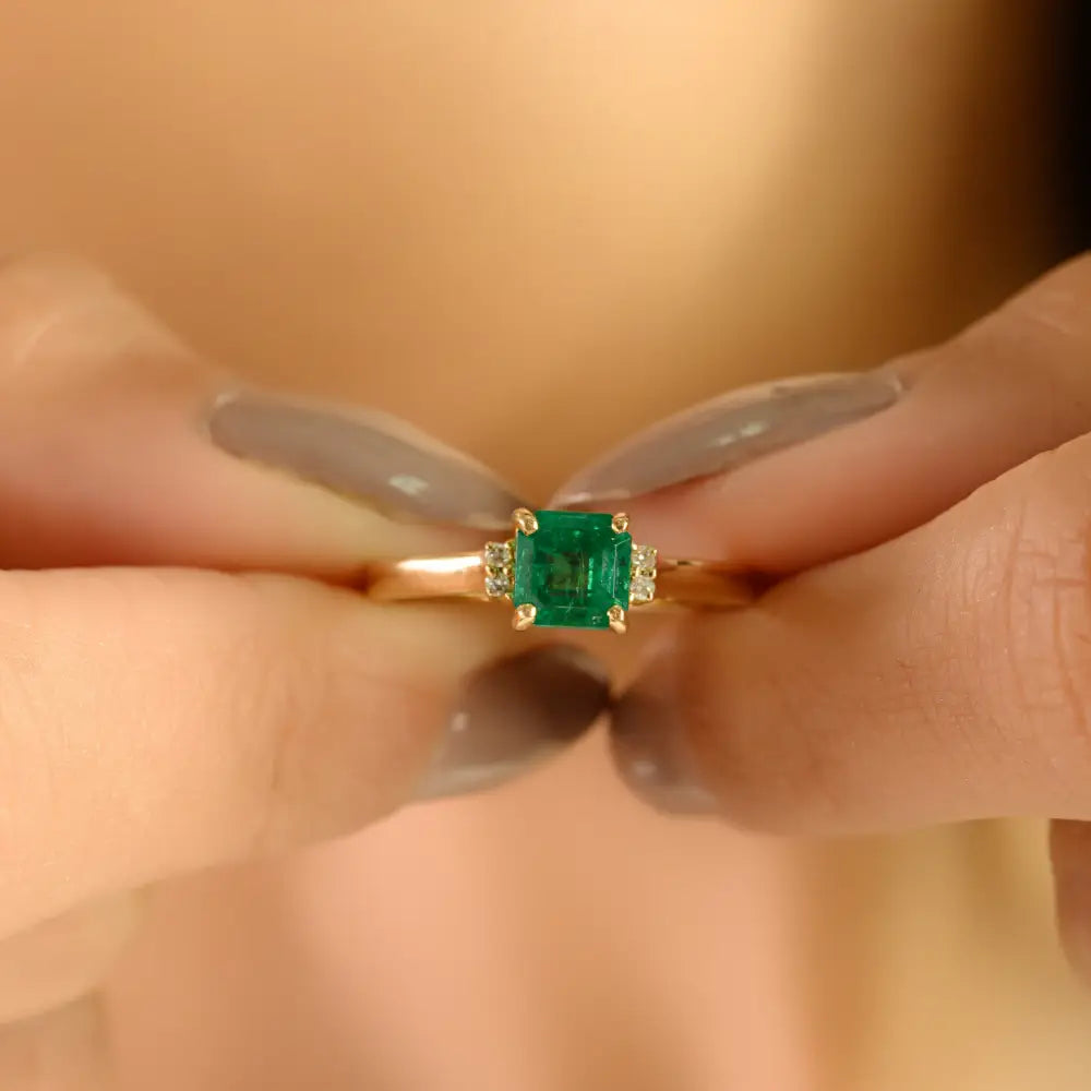 Prong Setting Emerald & Diamond Minimal Gemstone Ring Daily Wear 14K Yellow Gold Jewelry